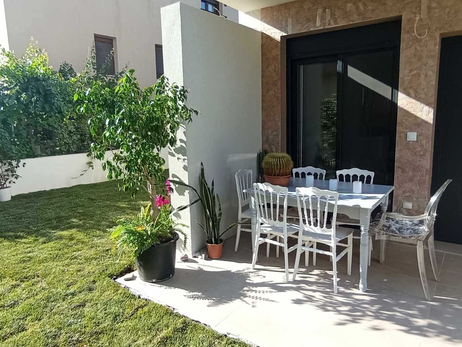 Под наем вила в НИКИТИ - ситония