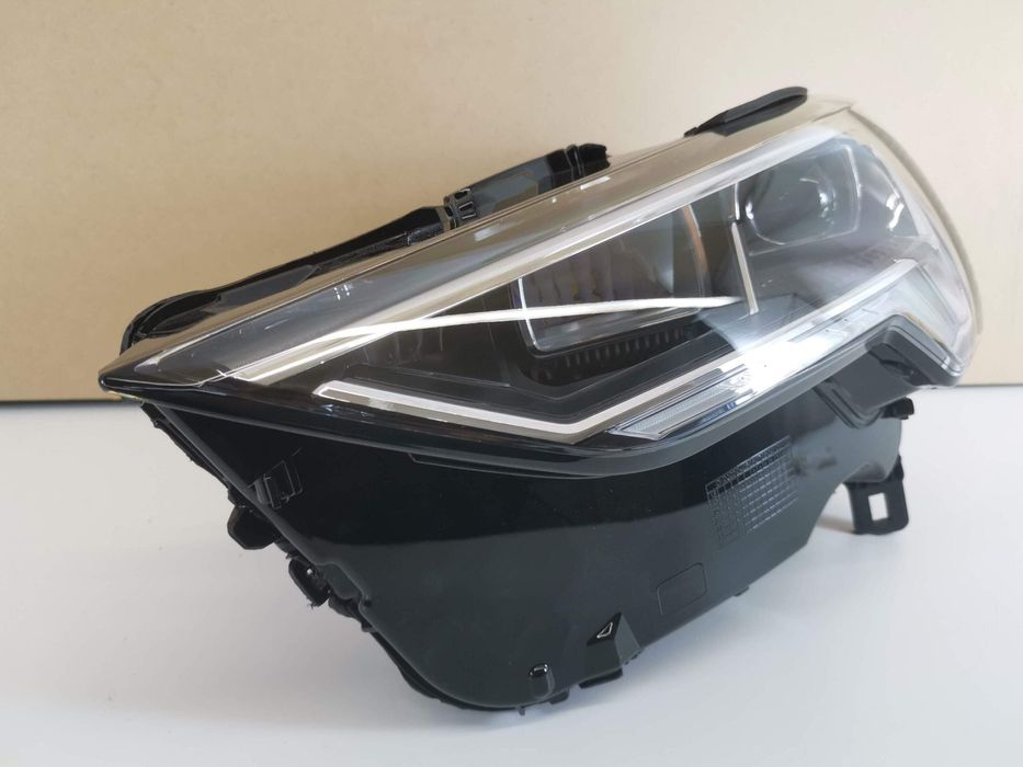 Ляв фар Led Ауди Q3 / Lqv far Led Audi Q3 F3 Оригинален В добро състоя