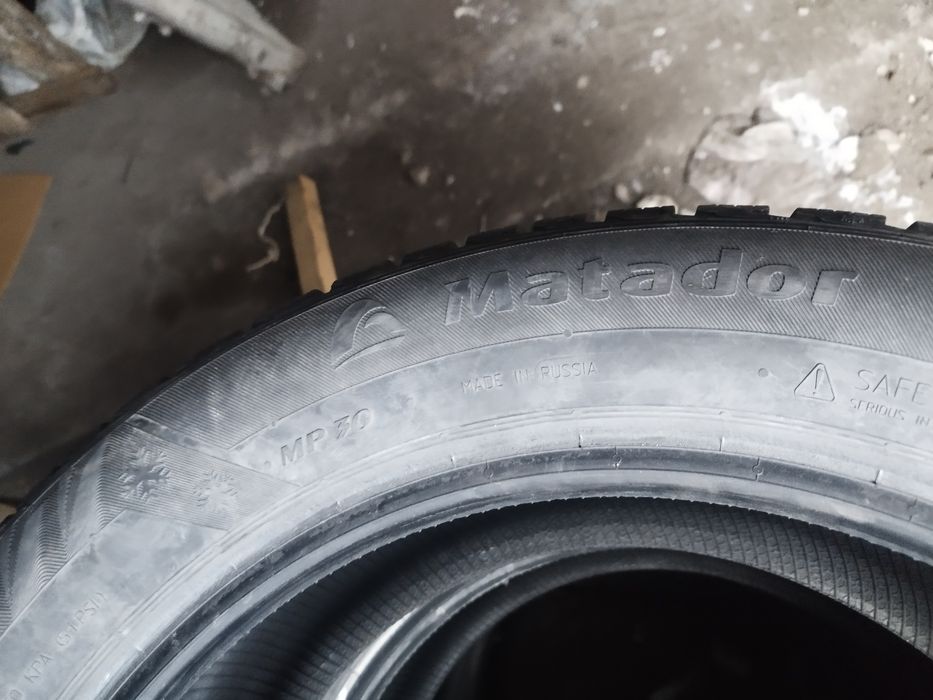 Продам комплект резины 215/55/17