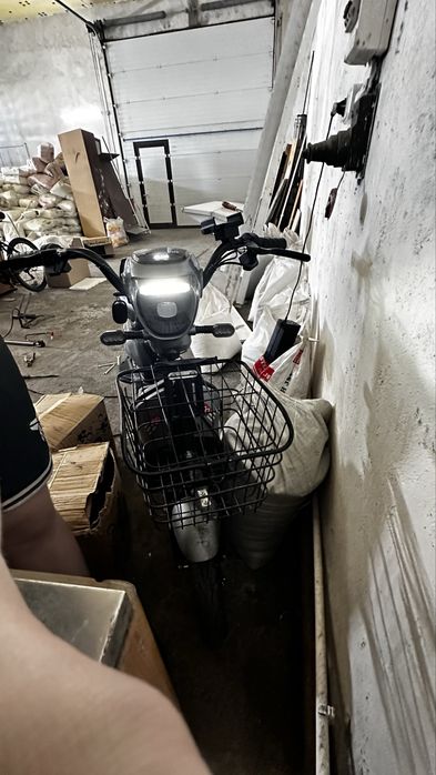 Продам электро велосипед ск8