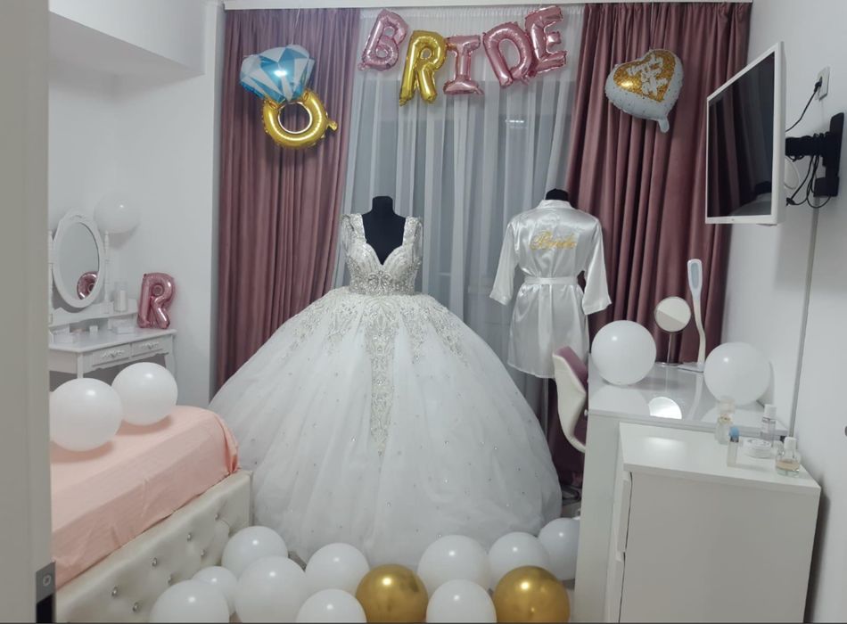 Vand Rochie de mireasa printesa coronita voal geanta