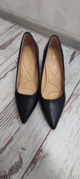 Елегантни Дамски Обувки
