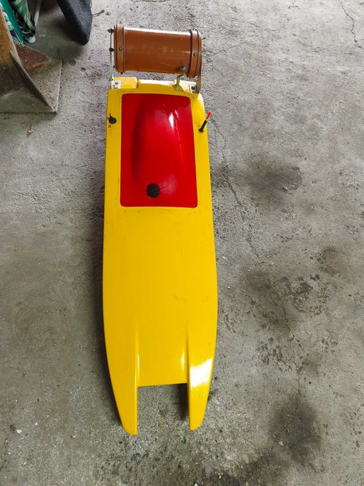 Лодка за захранка и риболов