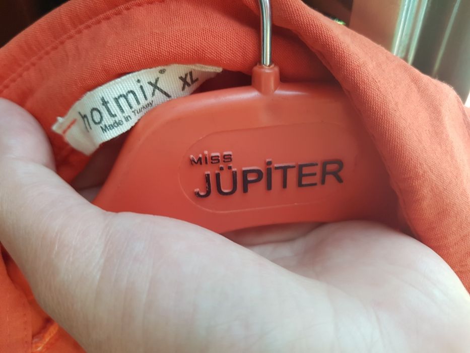 Продам женские вещи дешёво.