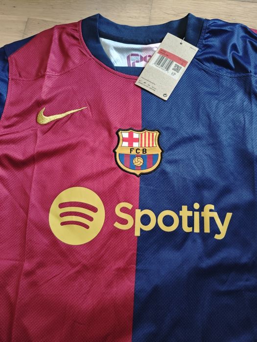 Vând tricou Barcelona yamal