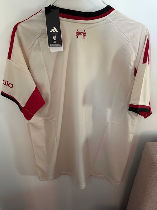 Tricou Liverpool away kit sezonul nou premier league