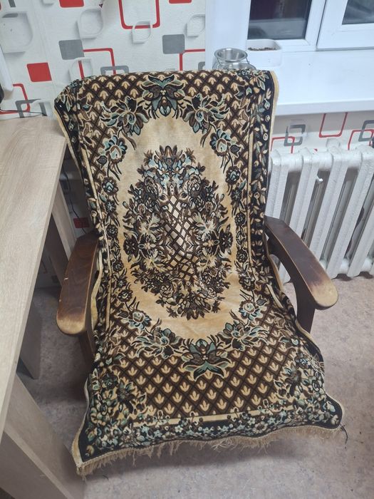 Продам 2 винтажных кресла