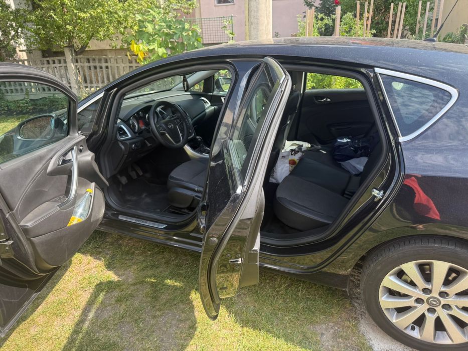 Vând Opel astra j 1.6 cdti 2015