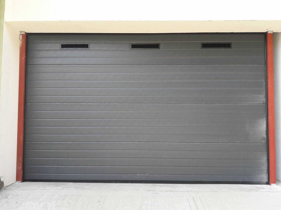 Usa de garaj sectionala 2500L/1800H ANTRACIT, pret de la 566 euro