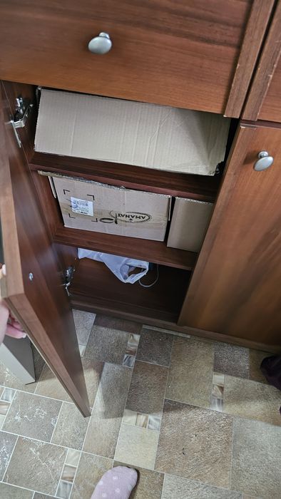 Продам прихожую ,шкаф,тумба