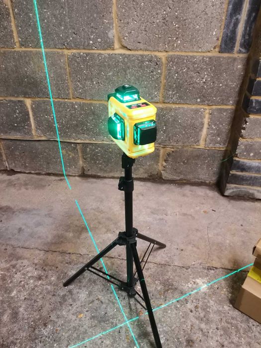 Trepied reglabil 1m-1,6m cu laser telecomandat 360°