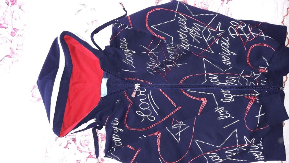 Спортивная костюм