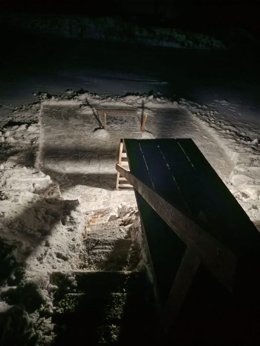 Баня на дровах с прорубью