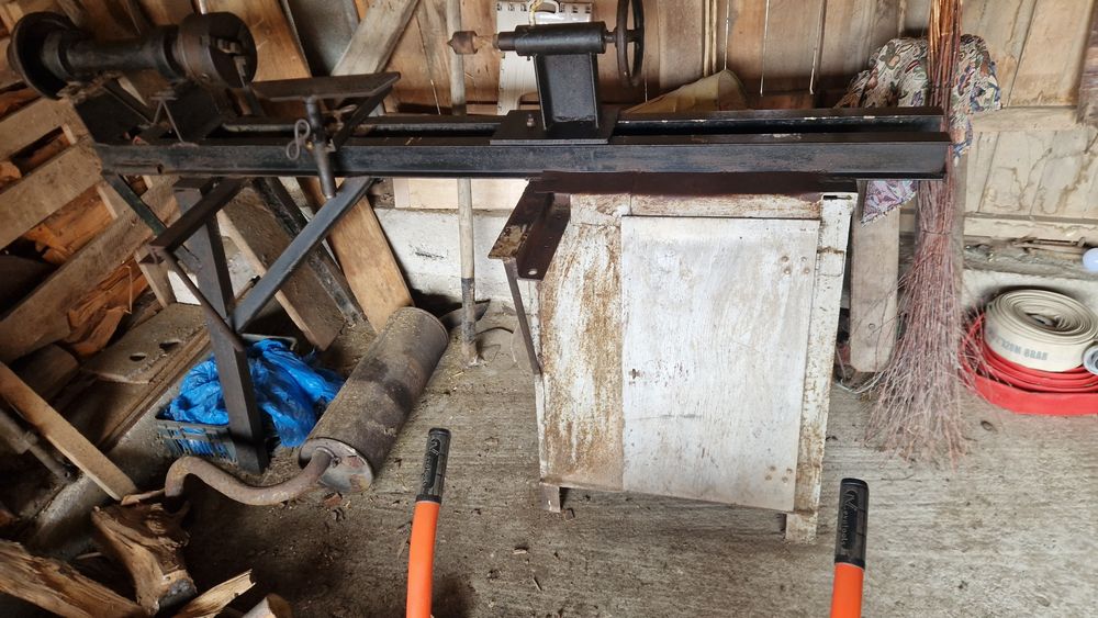 Vând strung pentru prelucrare lemn