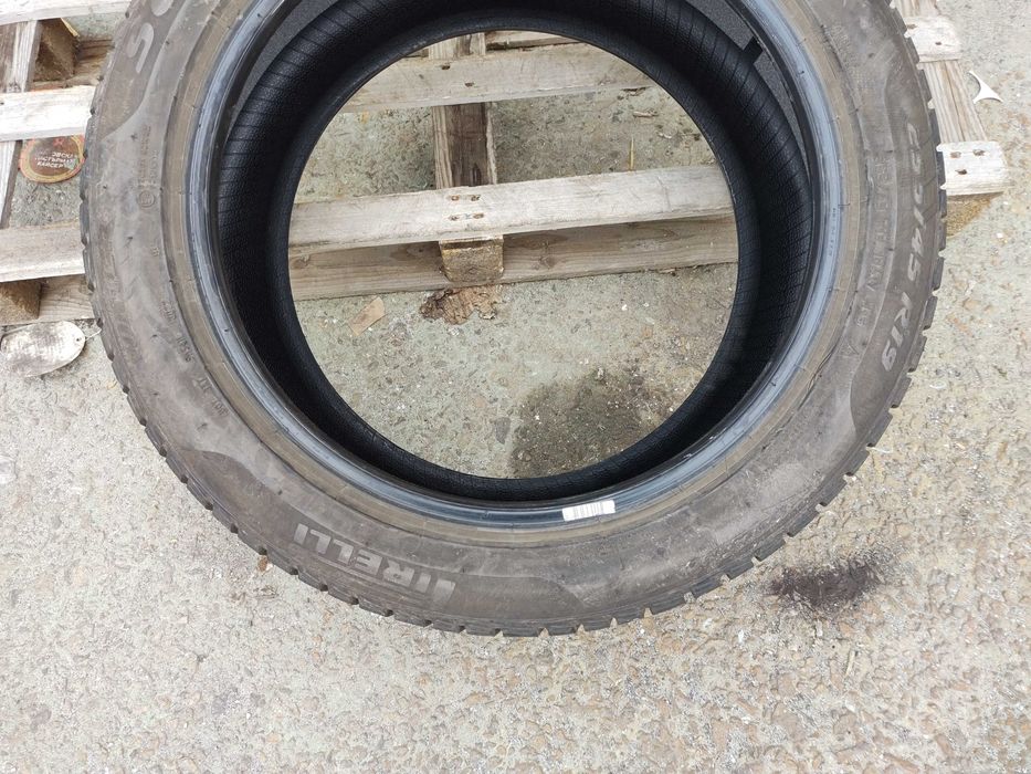 255/45/19 Pirelli Sotto Zero 2022г 7мм Tesla Единичка