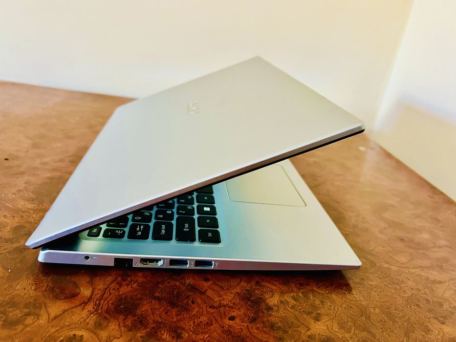 Acer noutbuk SSD 256  DDR 4