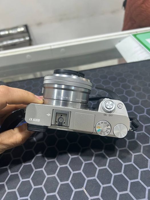 SONY  ALFA  6000