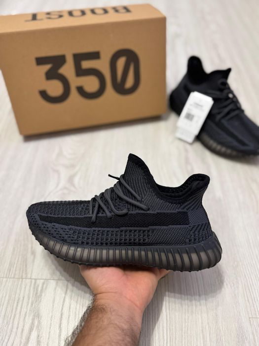Adidasi Yeezy 350 Boost Black | Model Unisex | Adidasi Noi Calitativi