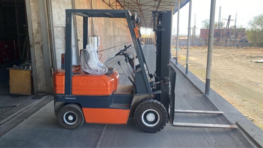 Продам вилочный погрузчик