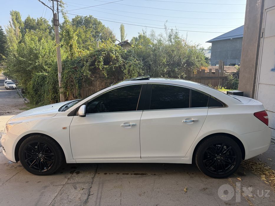 Chevrolet cruze.