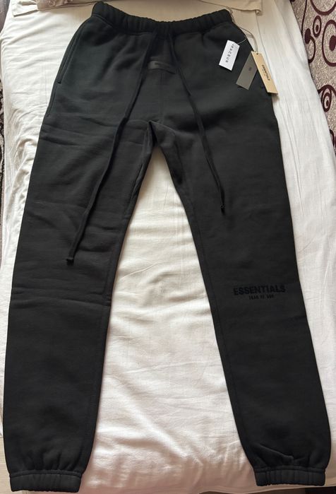 Pantaloni Essentials