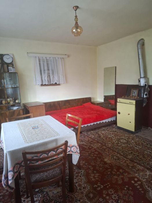 Vând  Casă  la  țară