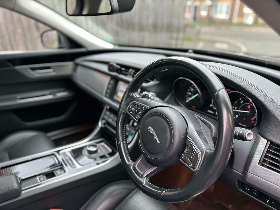 Vând jaguar xf 2016