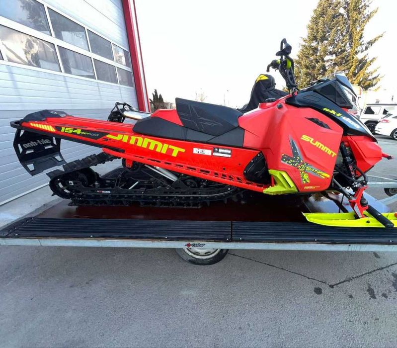 Ski-Doo Summit 800R