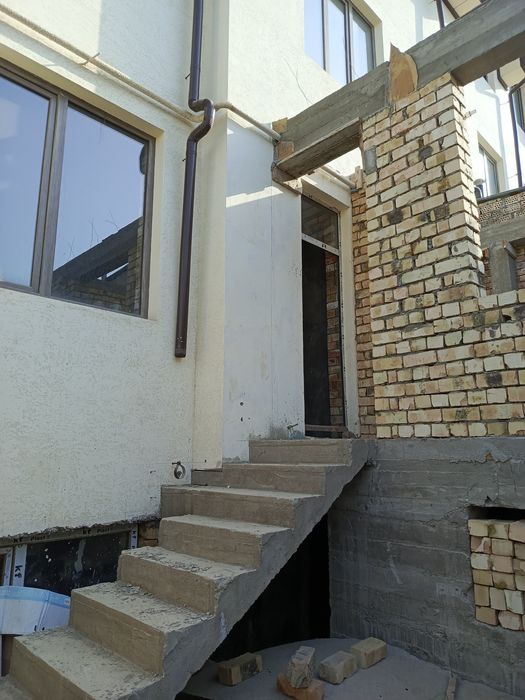 Dom sotiladi 2 etaj duplex