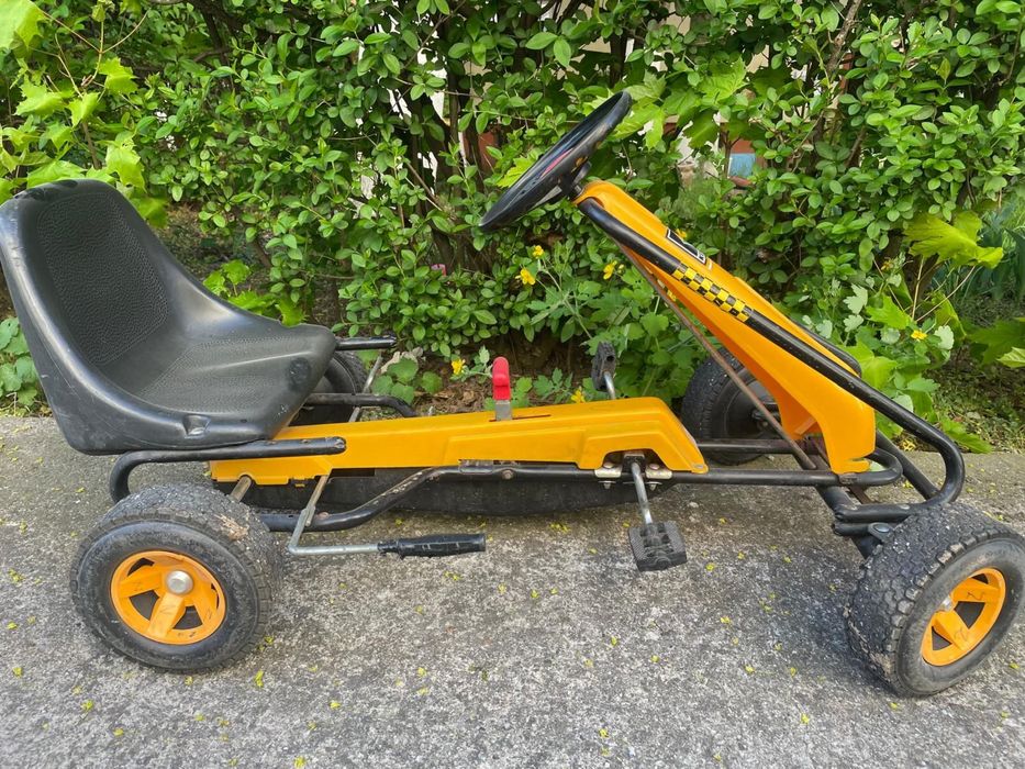 Cand kart cu pedale pentru copii