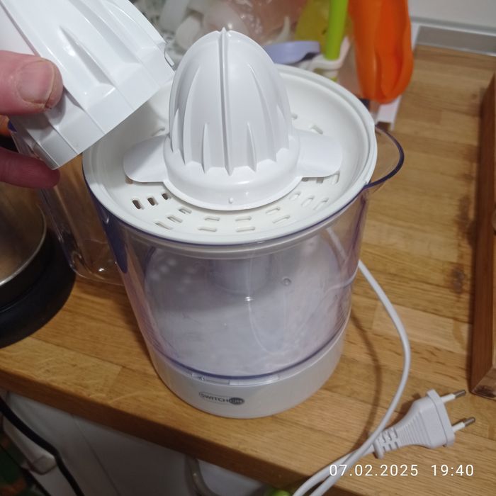 Цитрус преса swich on