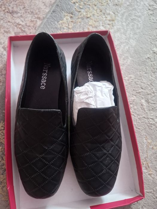 Продаётся женский туфли коженный