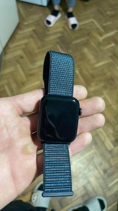 Apple watch SE (Gen2) 44 mm Midnight + GPS Чисто нов! Не използван!