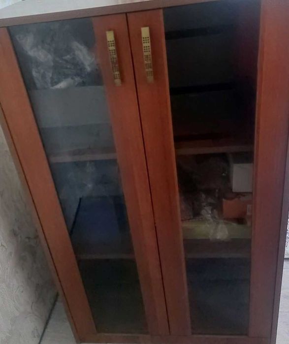 Продам книжный шкаф