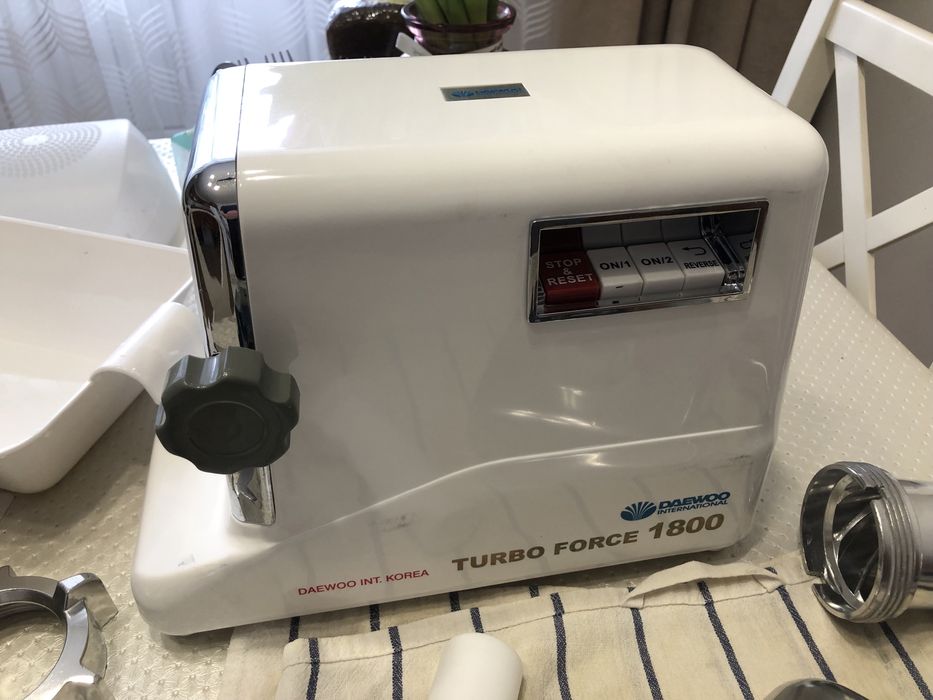 Электрическая мясорубка