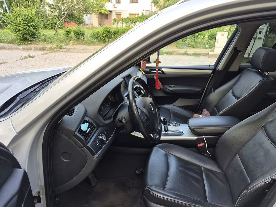 BMW X3 F25  2011