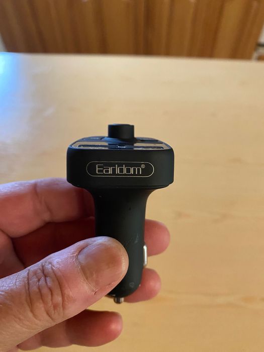 Bluetooth FM и зарядно за кола 2 в 1