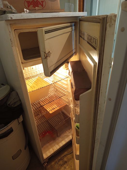 Продам холодильник "Бирюса"