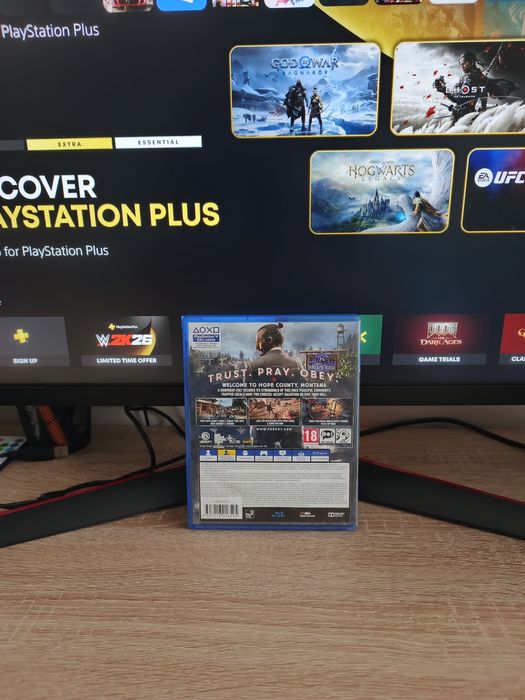 Vând 3 jocuri pentru PS4