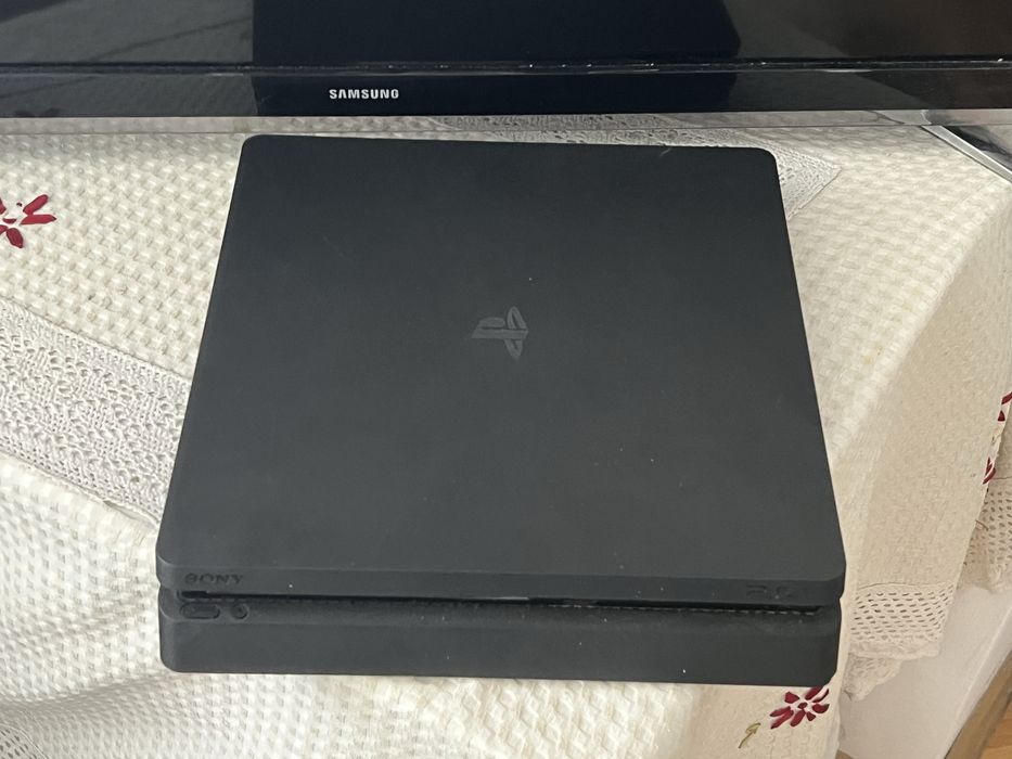 Ps4 impecabil estetic și mecanic