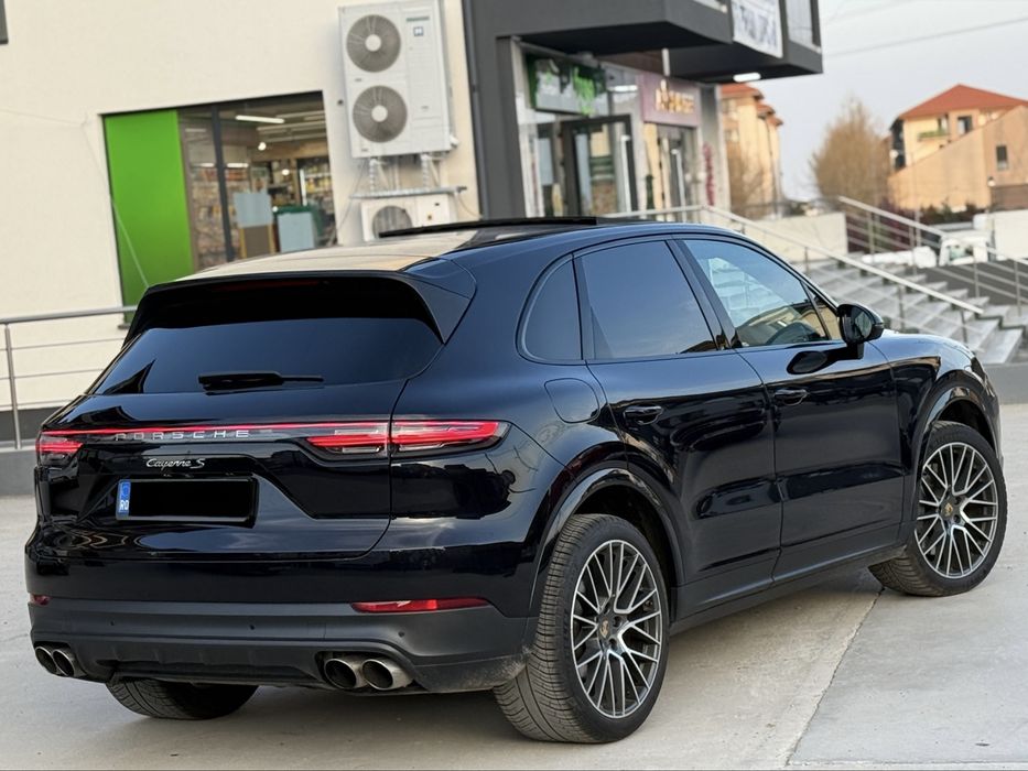 Porsche cayenne s 441 cp