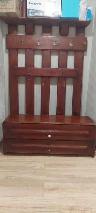 Вешалка в прихожую