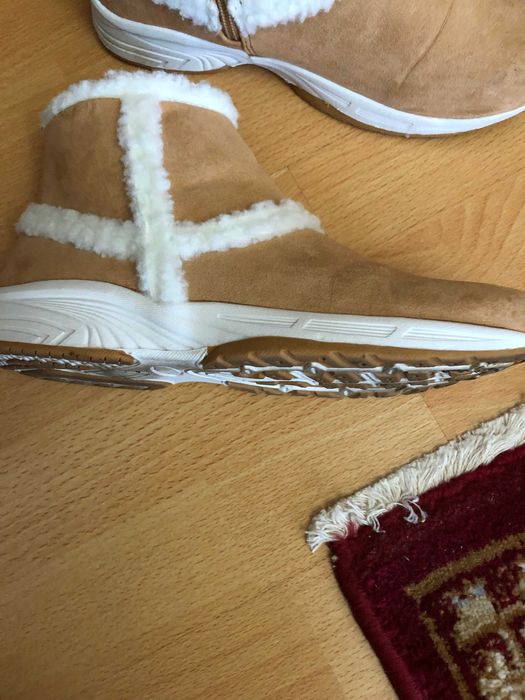 Ghete piele intoarsa captusite