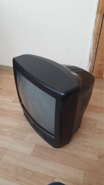 Телевизор LG .