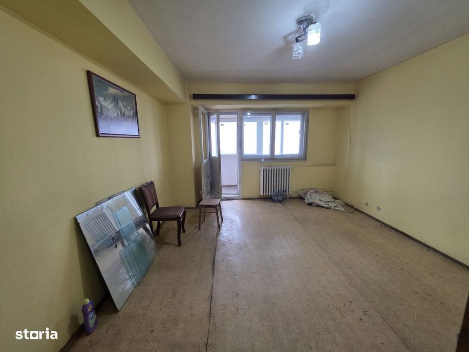 Berceni, B-ul Obregia, stradal, bloc reabilitat, pasajul Europa Unita — fotografia 1