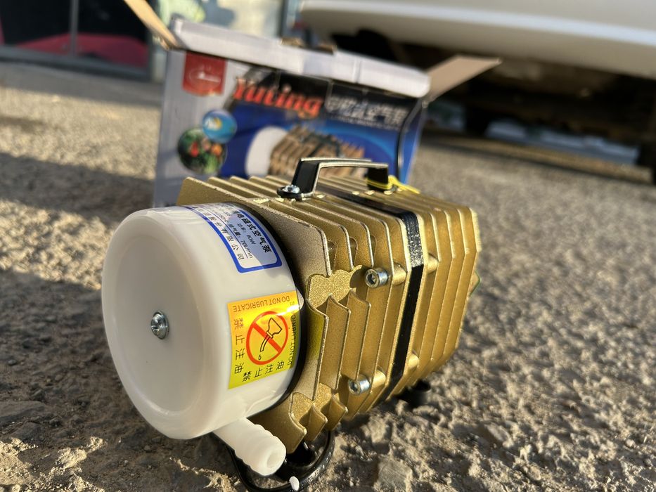 Компрессор продаеться