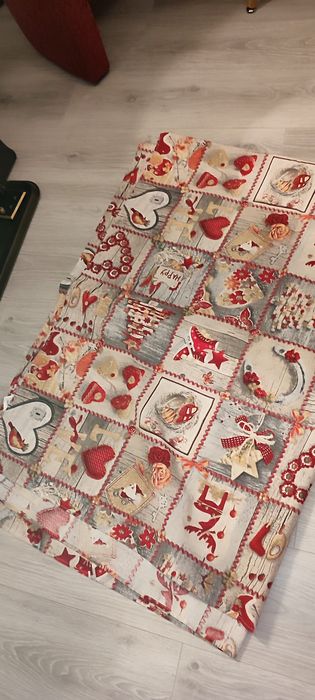 Față de masa festiva 70%bumbac, alb- roșu 138/200 cm, noua, Germania