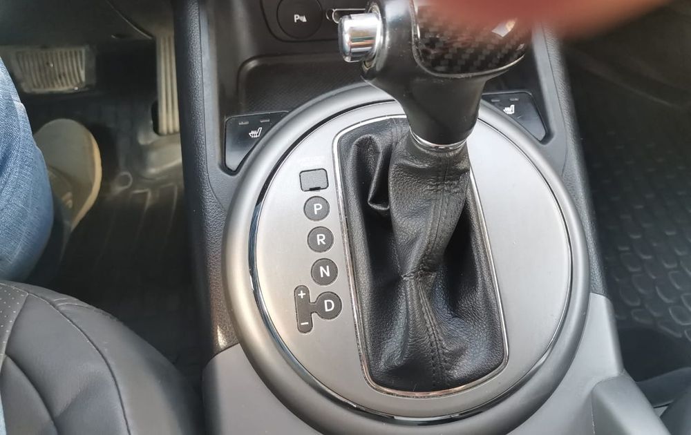 Продам автомобиль Kia Spirtage