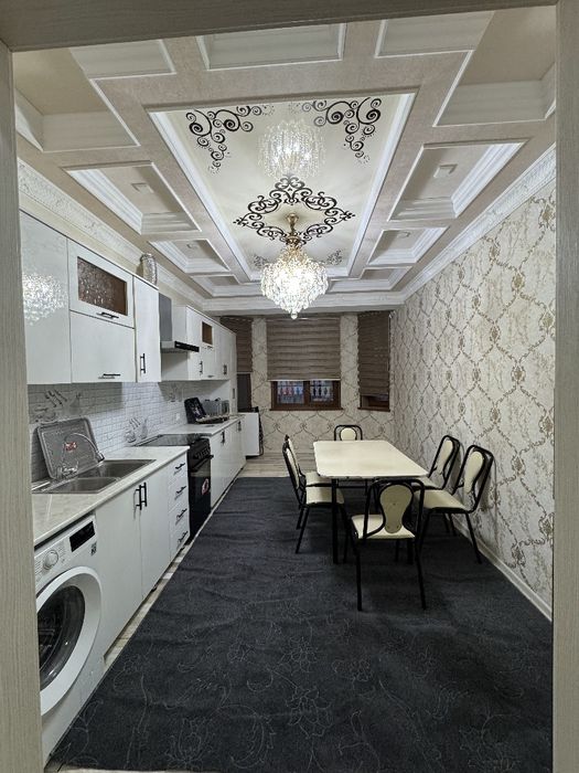 Сдается 2х комнатная  Рудакий 1 й этаже