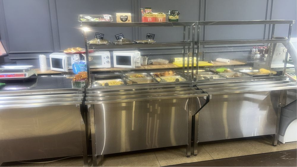 Прдаеться столы и стулья